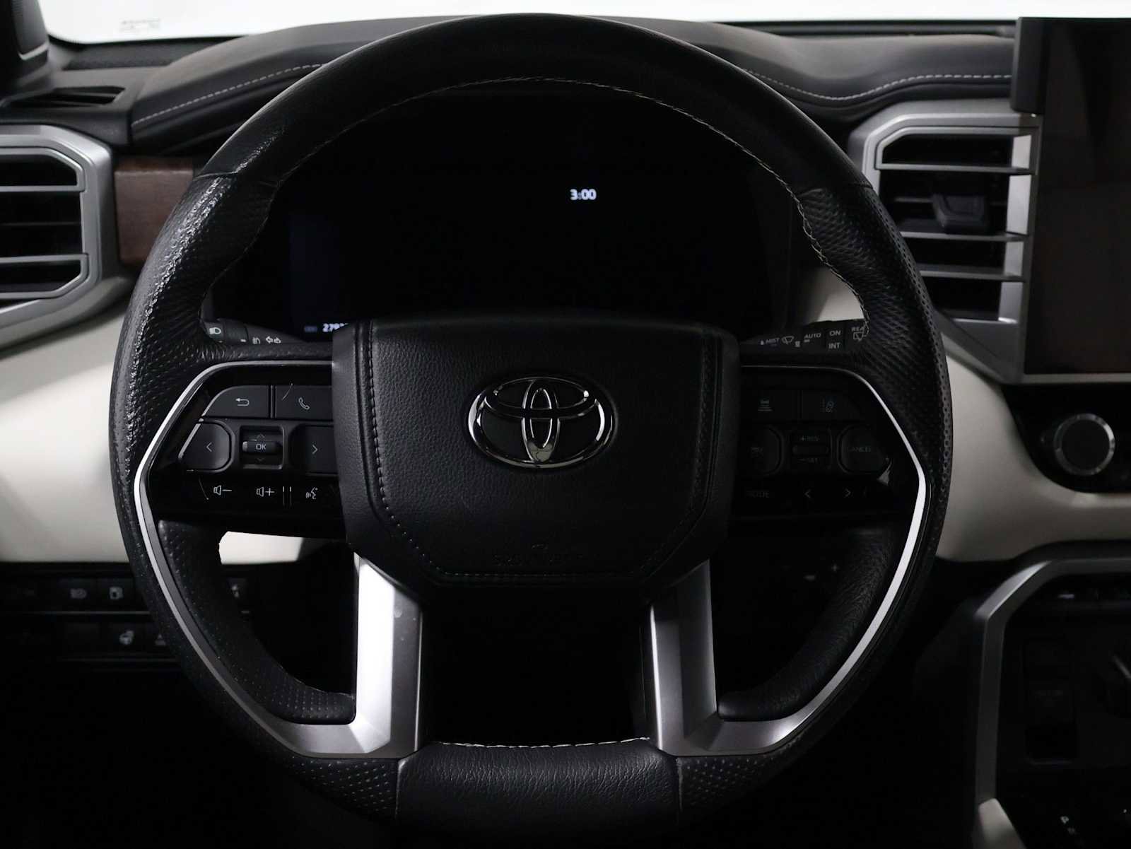 Used 2024 Toyota Sequoia Capstone AWD/4WD image 20