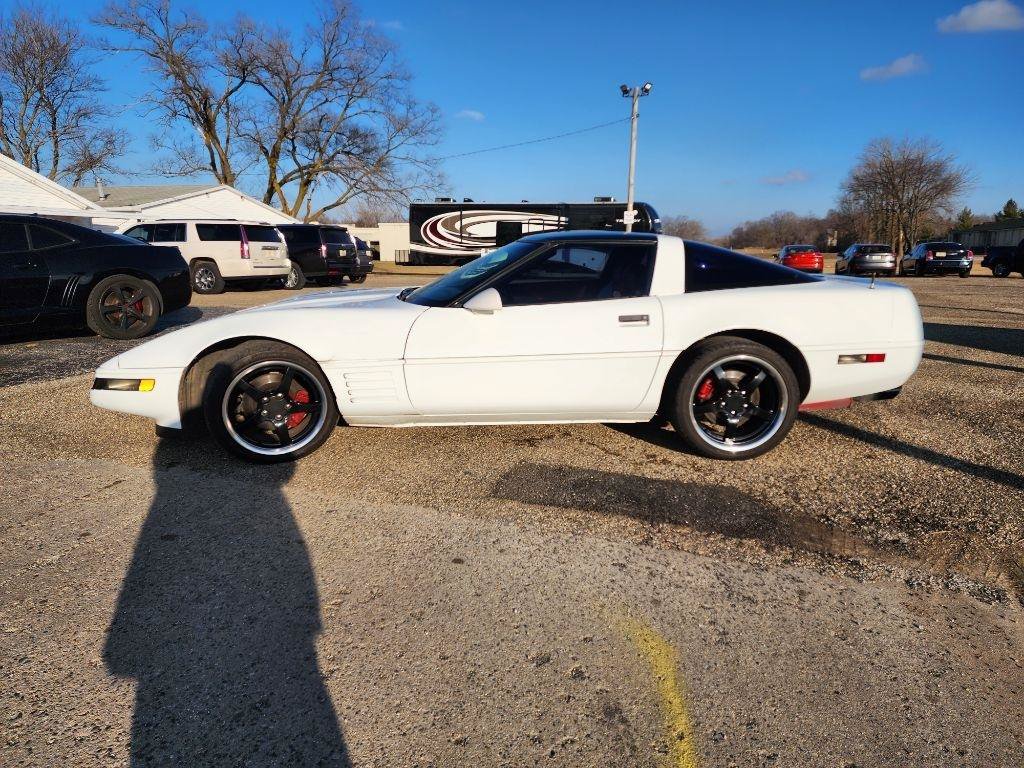Used 1994 Chevrolet Corvette Coupe RWD image 9