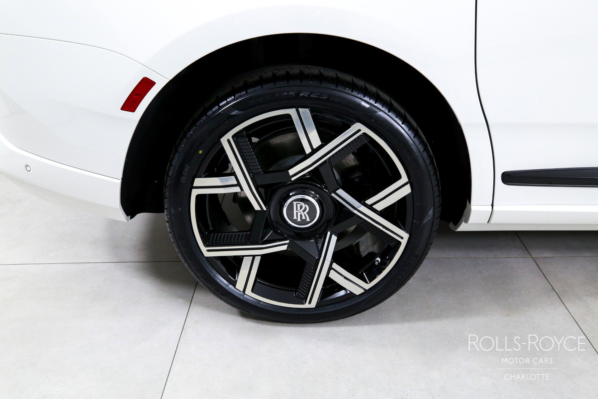 New 2026 Rolls-Royce Cullinan Black Badge image 41