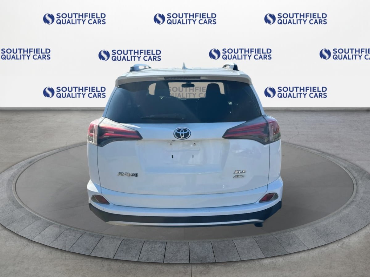Used 2016 Toyota RAV4 XLE AWD/4WD image 5