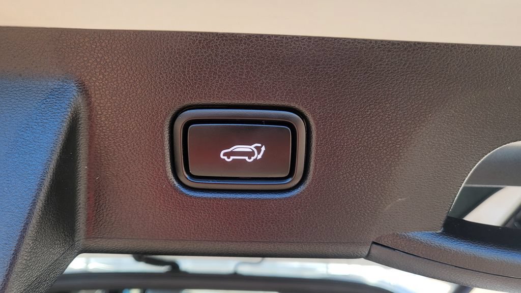 Used 2025 Hyundai Tucson Limited FWD image 14