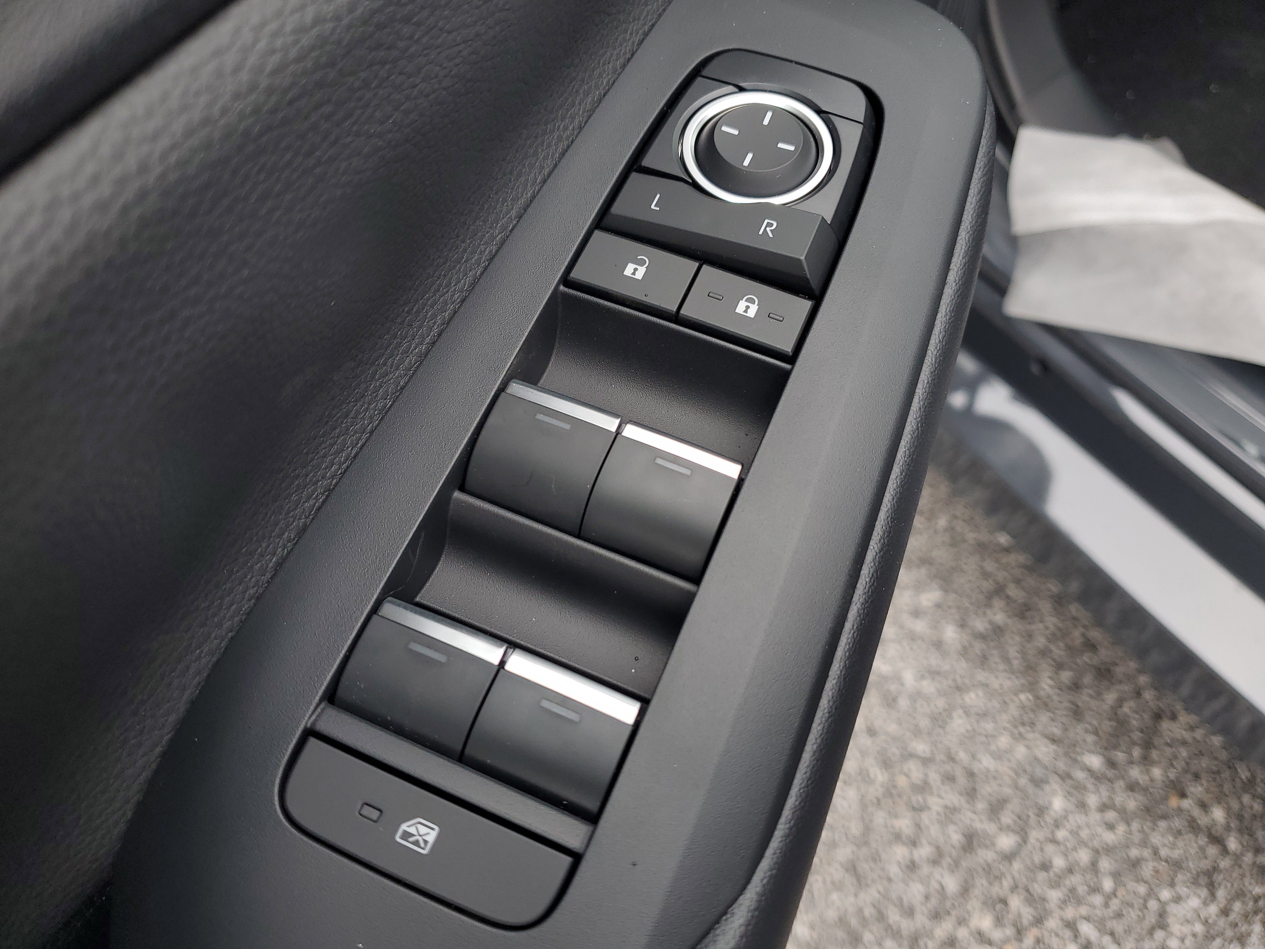 New 2026 Toyota Prius Plug-In Hybrid image 18