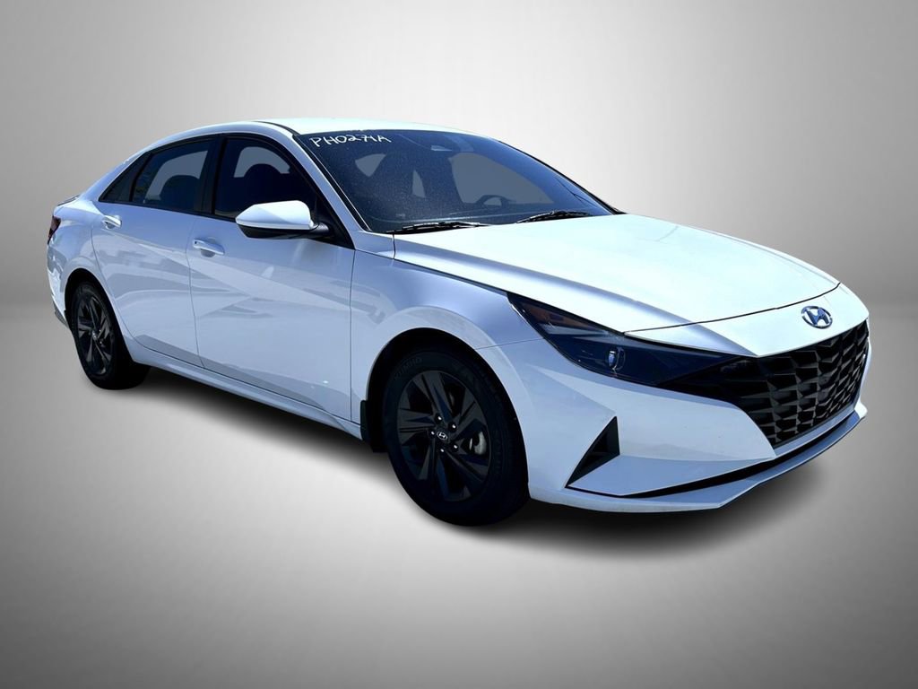 Used 2023 Hyundai Elantra SEL FWD image 3