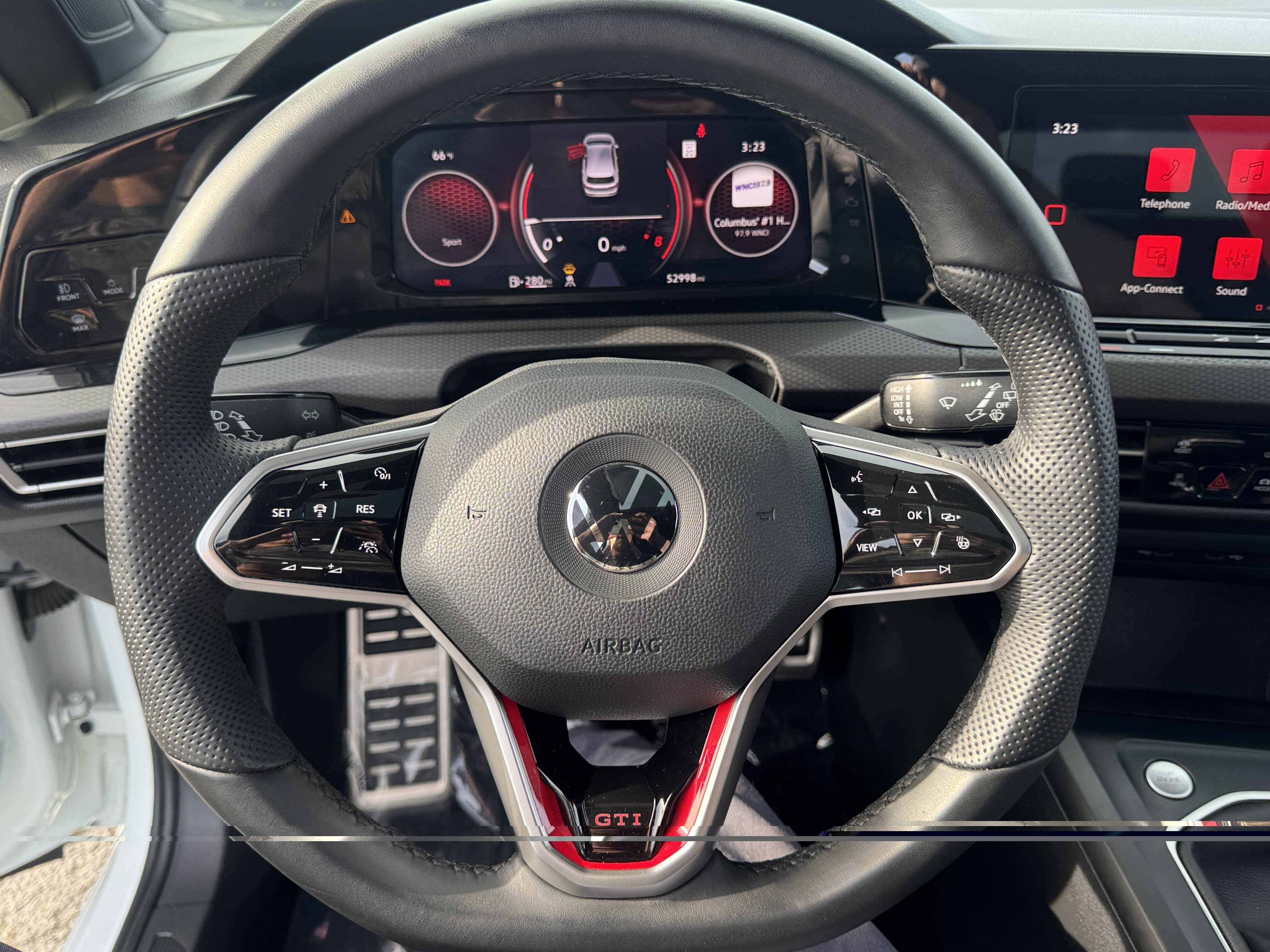 Used 2022 Volkswagen GTI SE FWD image 16