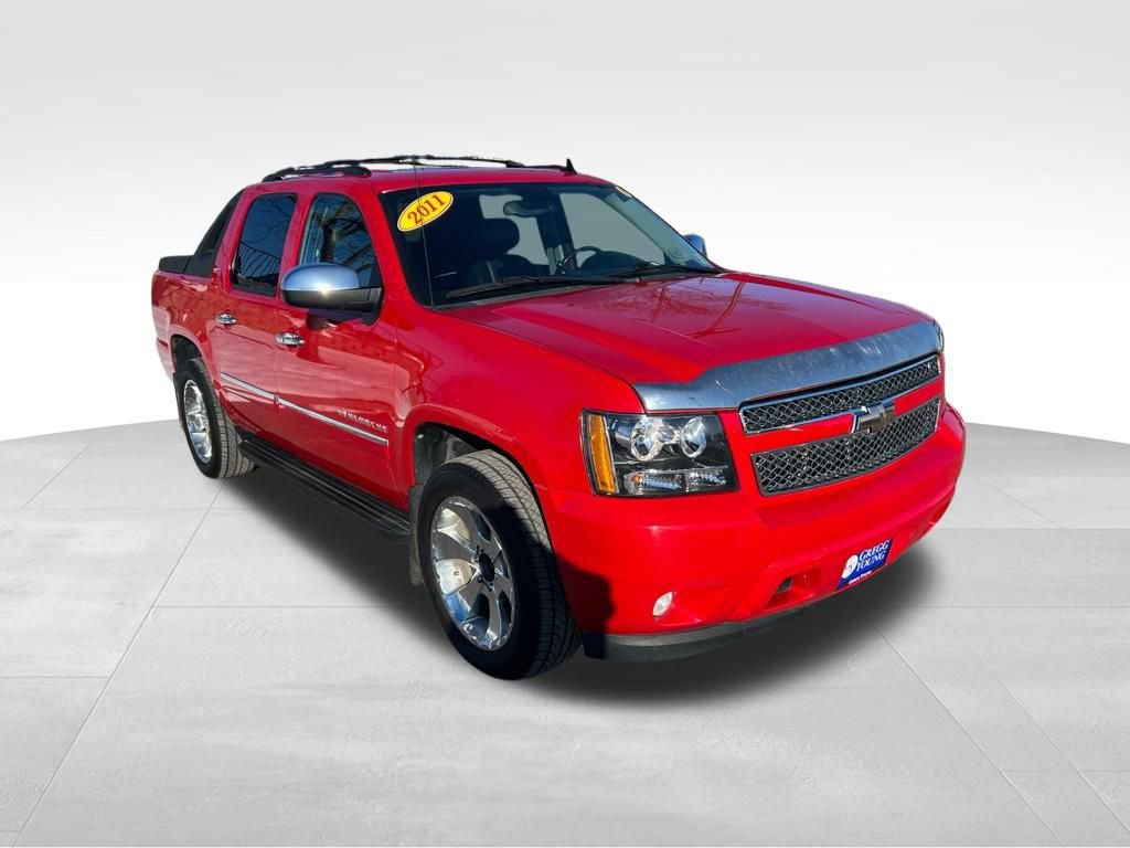 Used 2011 Chevrolet Avalanche LTZ image 8