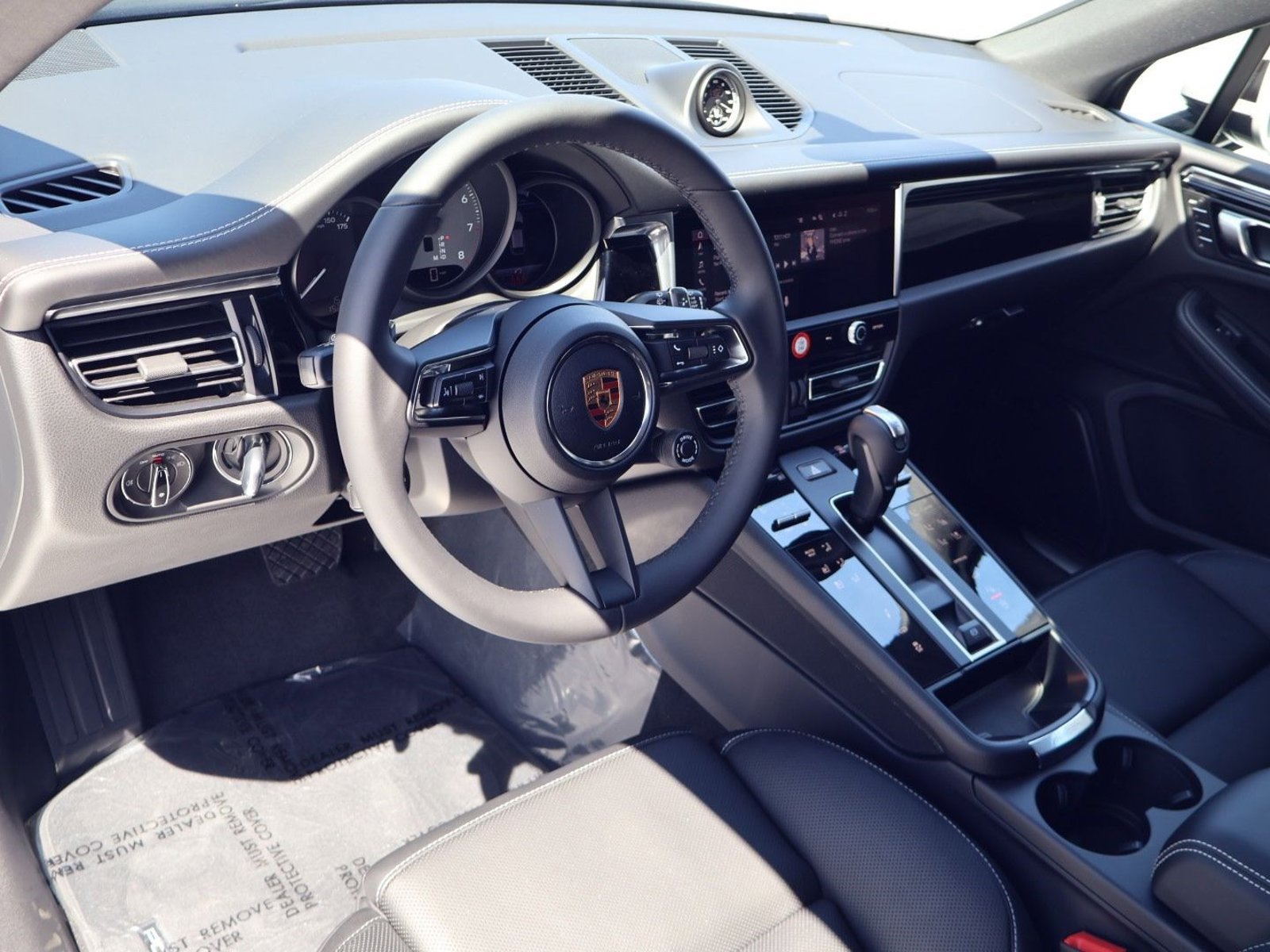 New 2026 Porsche Macan S AWD/4WD image 4