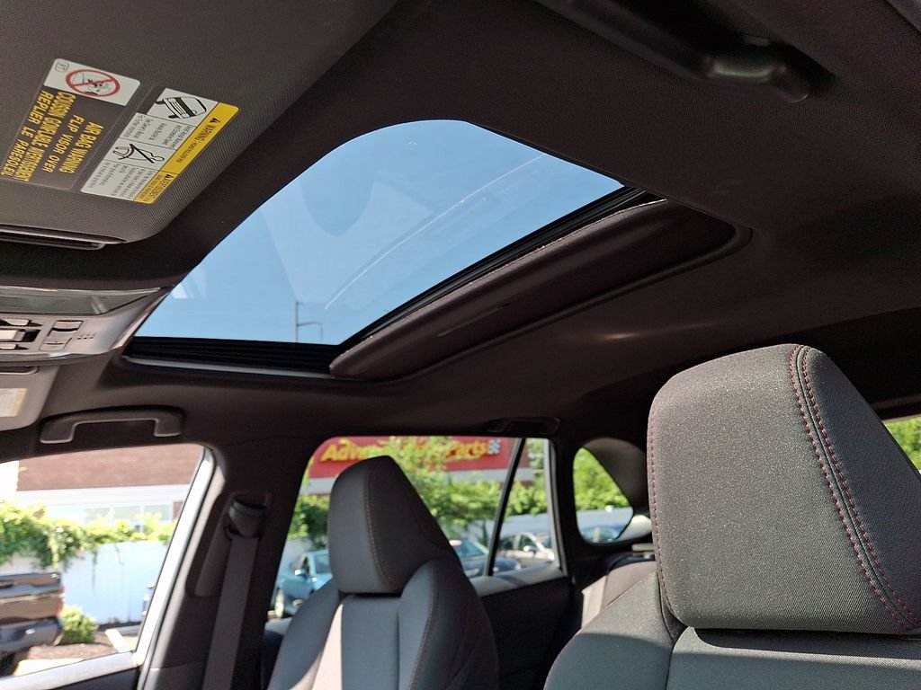 Used 2022 Toyota RAV4 SE w/ Weather & Moonroof Package AWD/4WD image 15