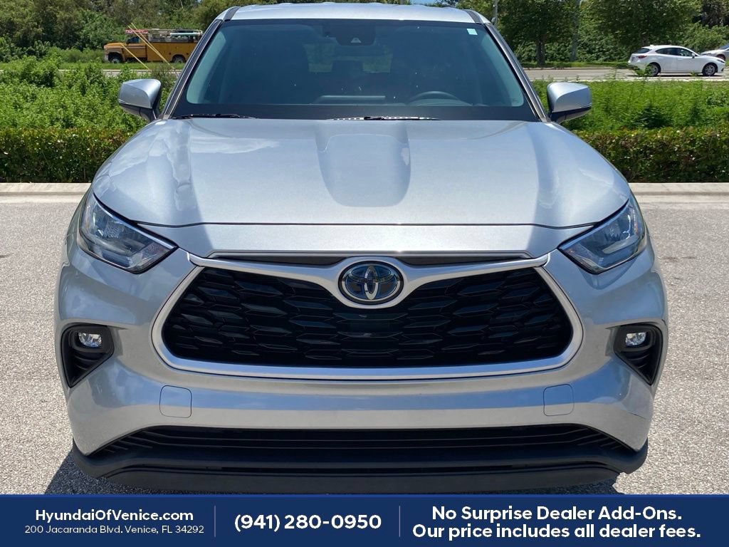 Used 2020 Toyota Highlander LE FWD image 27