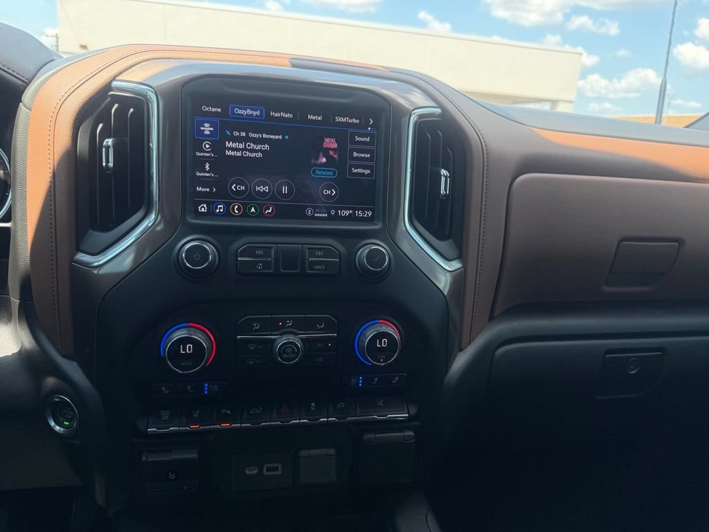 Used 2022 Chevrolet Silverado 3500 High Country AWD/4WD image 37