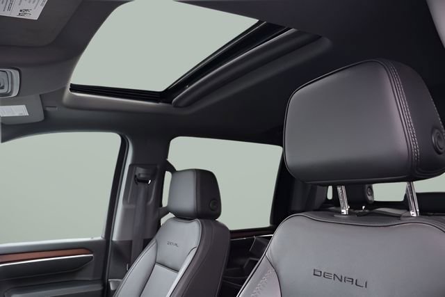 Used 2024 GMC Sierra 2500 Denali w/ Technology Package AWD/4WD image 14