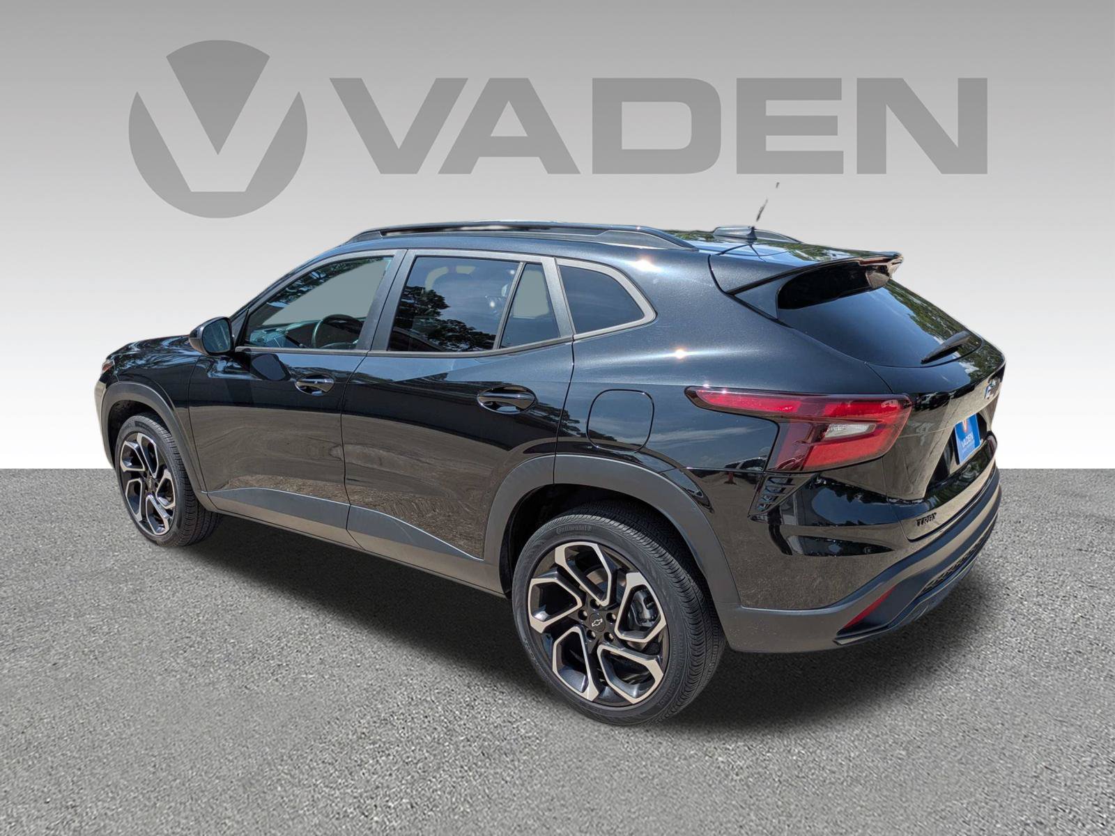 Certified 2024 Chevrolet Trax RS w/ Driver Confidence Package FWD image 28