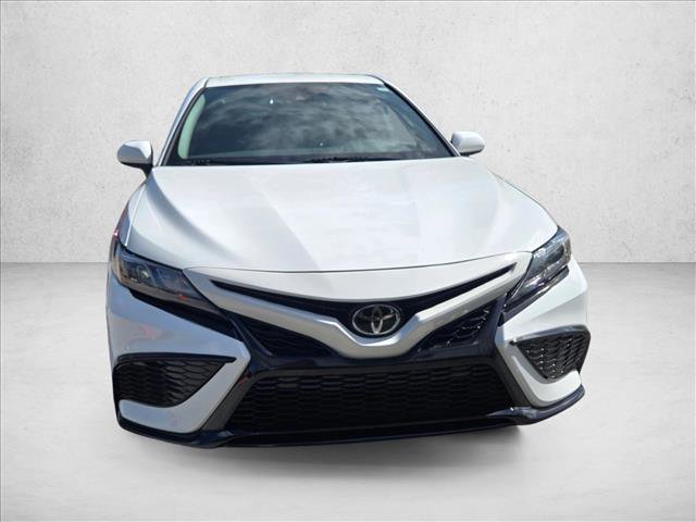 Used 2021 Toyota Camry SE image 2