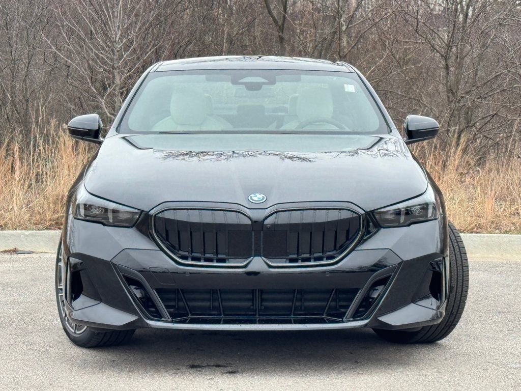 New 2026 BMW 550e xDrive w/ Premium Package video 2