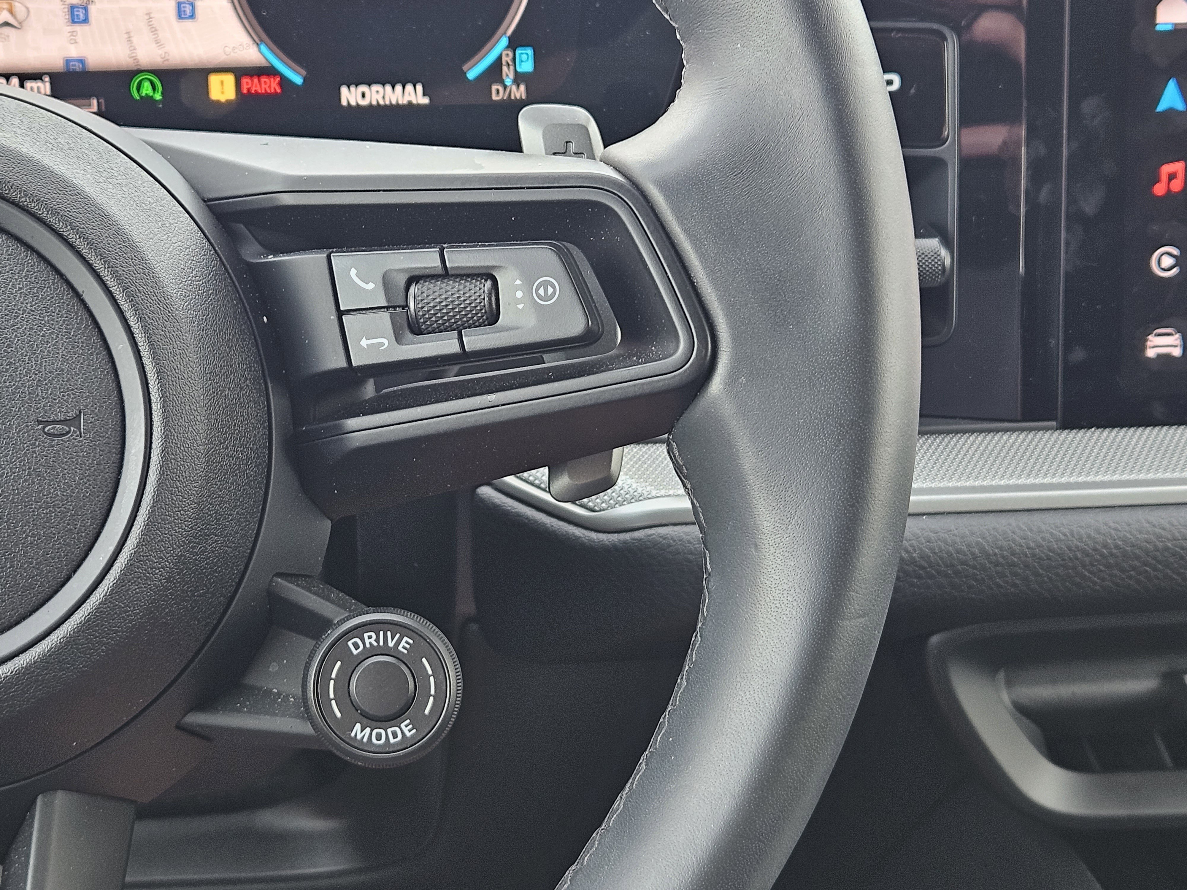 Certified 2025 Porsche Cayenne Coupe image 27