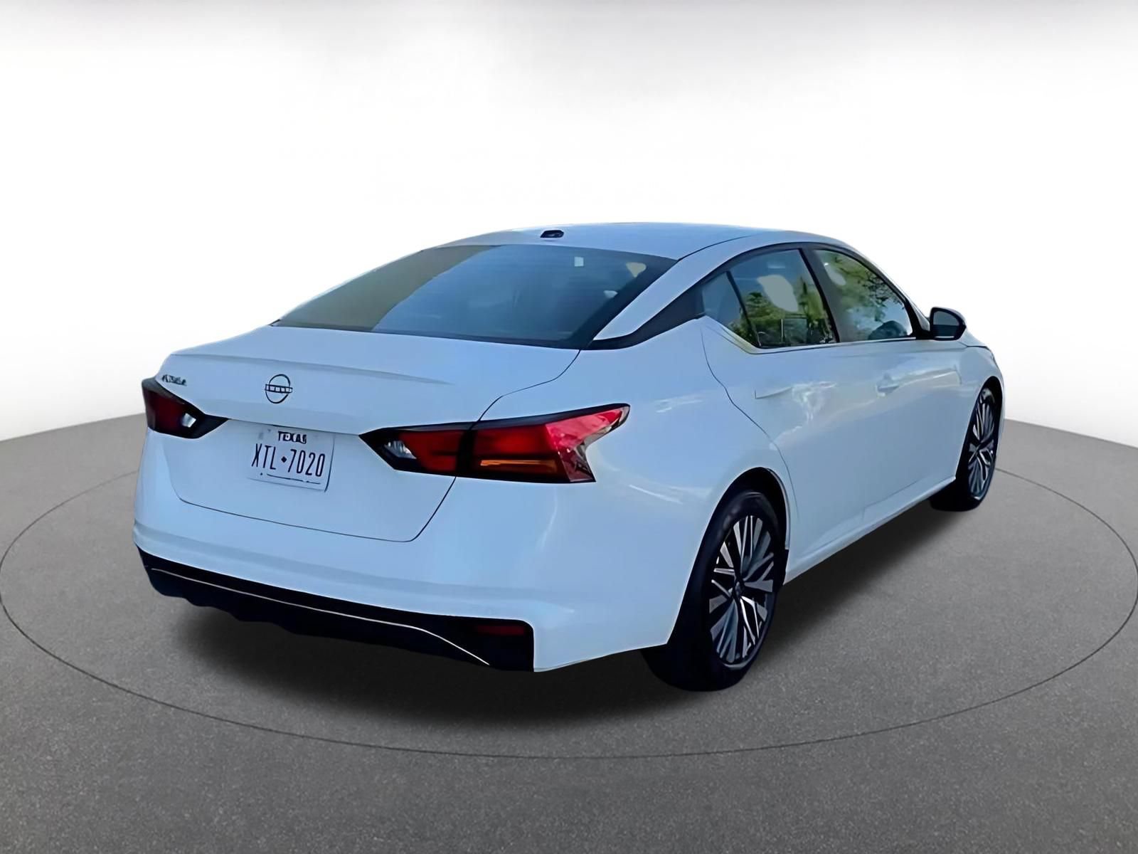 Used 2026 Nissan Altima 2.5 SV FWD image 14