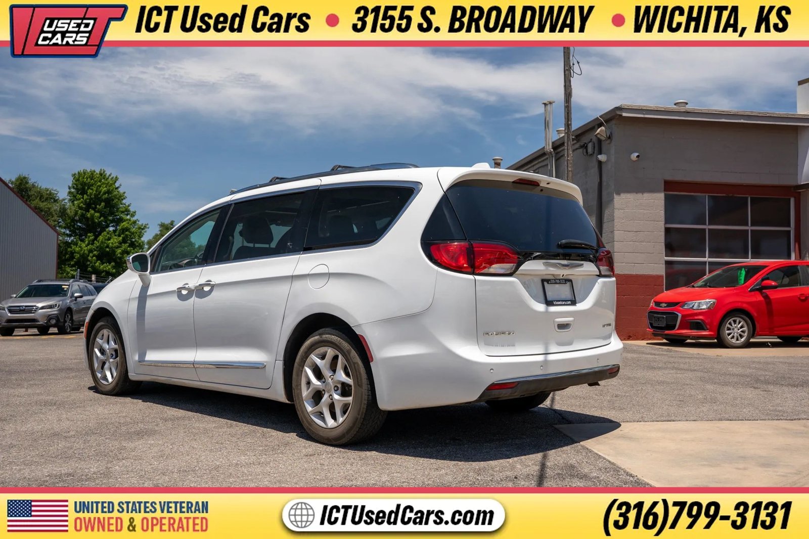 Used 2020 Chrysler Pacifica Limited FWD image 4