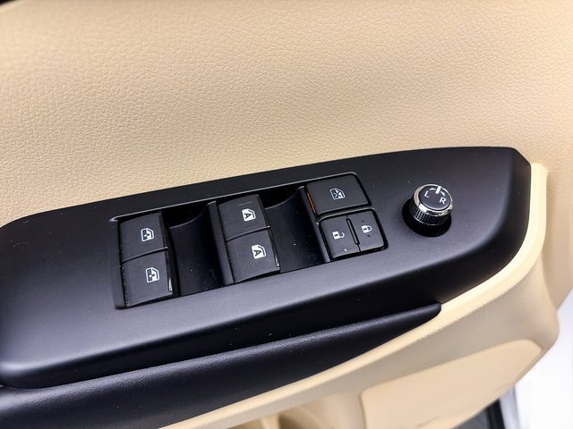 Used 2018 Toyota Highlander XLE image 17