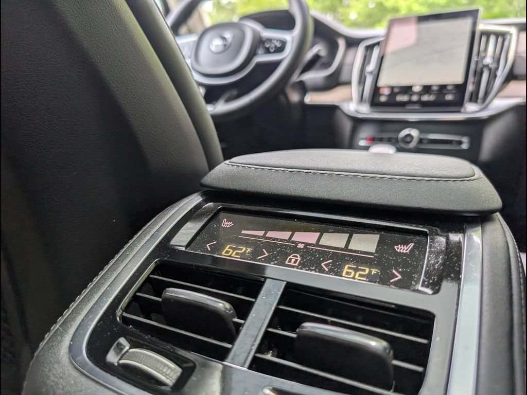 Certified 2025 Volvo XC90 B6 Core AWD/4WD image 14