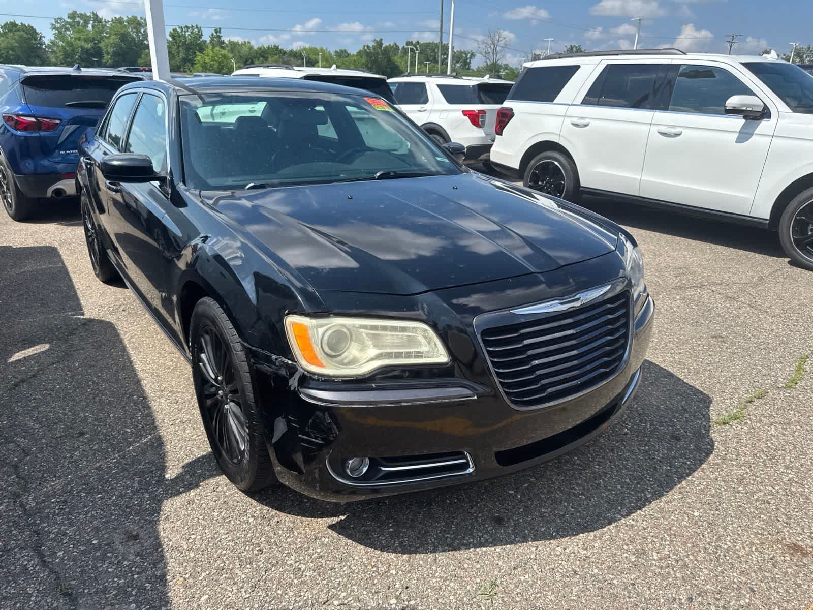 Used 2014 Chrysler 300 AWD w/ Driver Convenience Group image 6