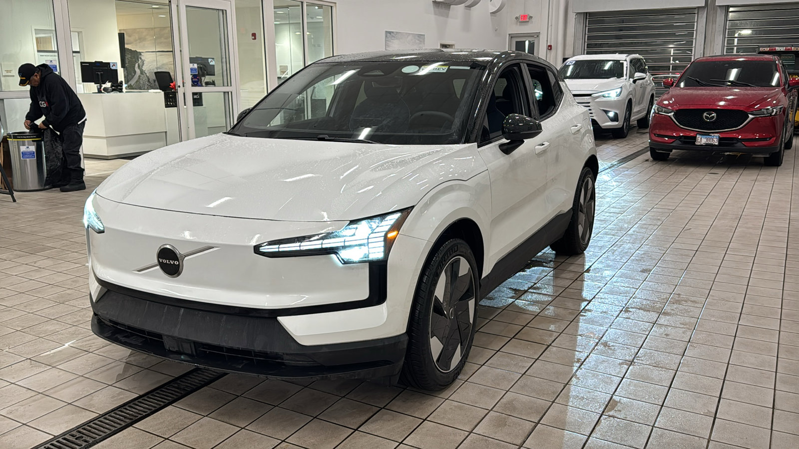 New 2026 Volvo EX30 Plus w/ Climate Package AWD/4WD image 9