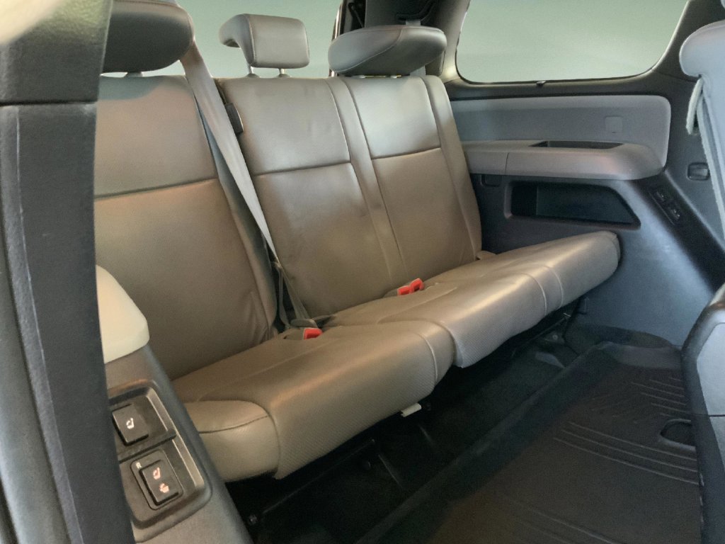 Used 2013 Toyota Sequoia Platinum AWD/4WD image 42