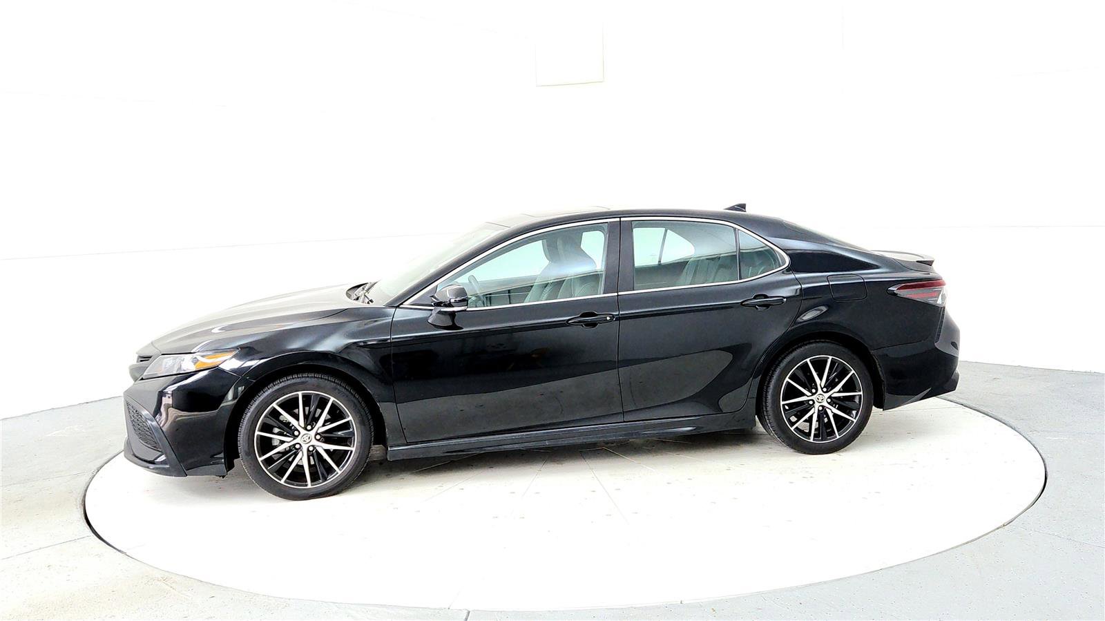 Certified 2023 Toyota Camry SE w/ Cold Weather Package image 3