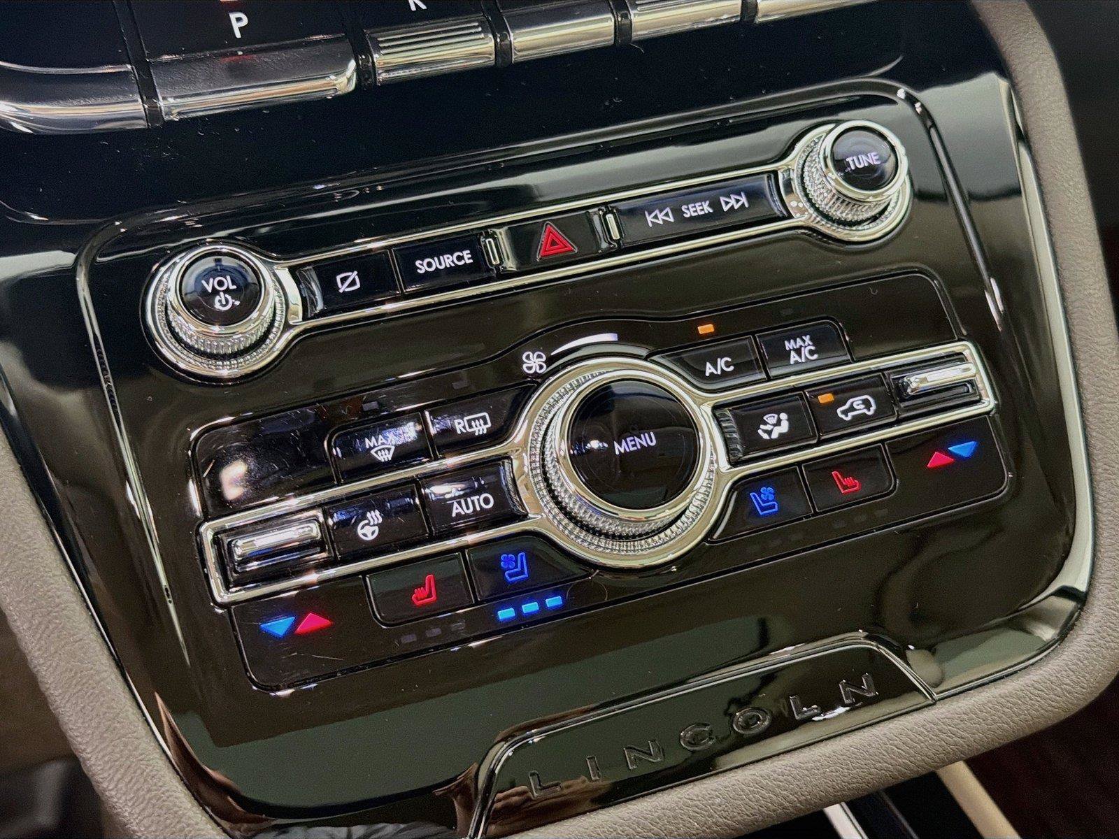 Used 2021 Lincoln Corsair AWD w/ Premium Package image 22