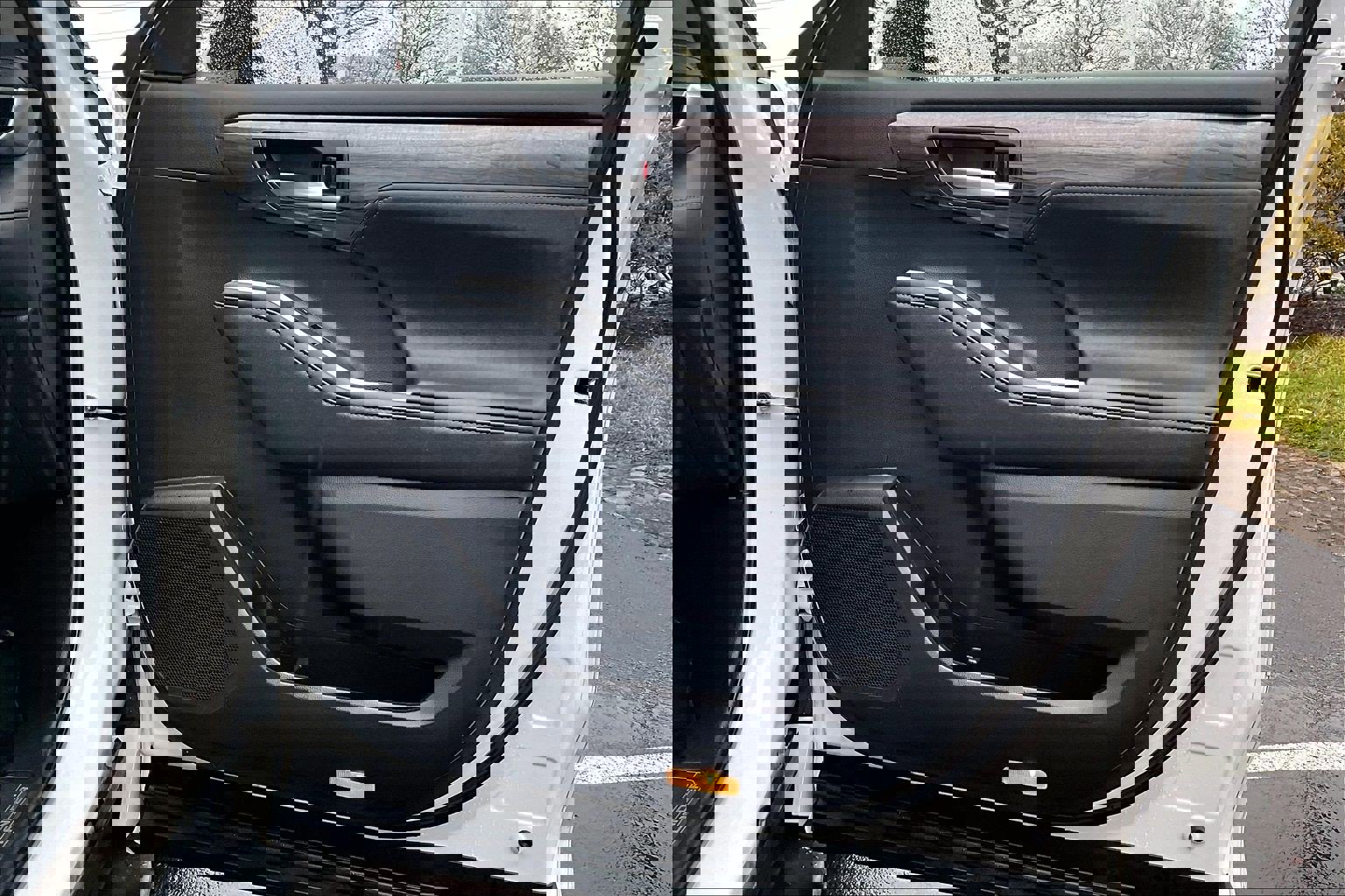 Used 2023 Toyota Highlander Platinum image 23