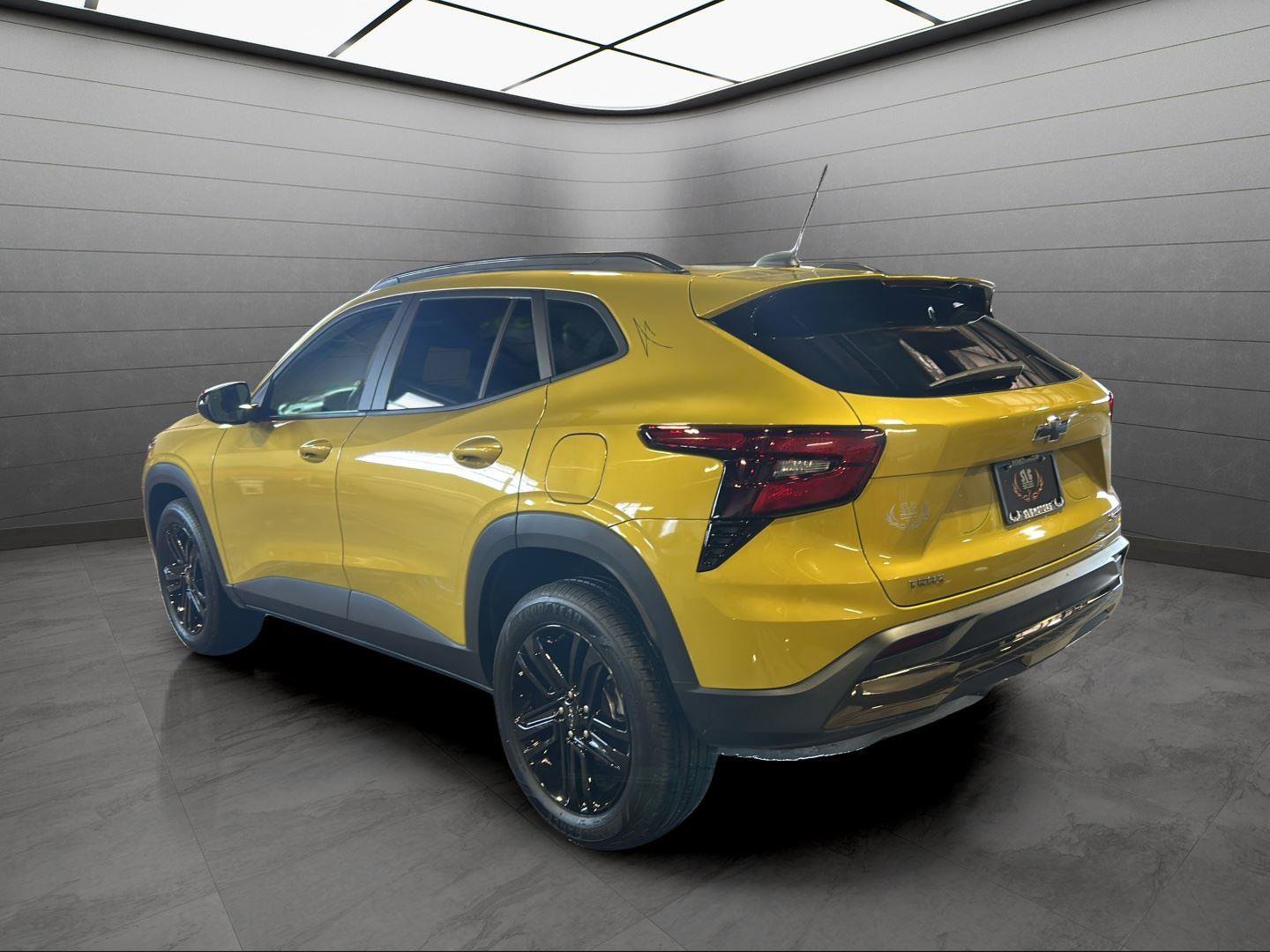 Used 2025 Chevrolet Trax ACTIV w/ Driver Confidence Package image 3