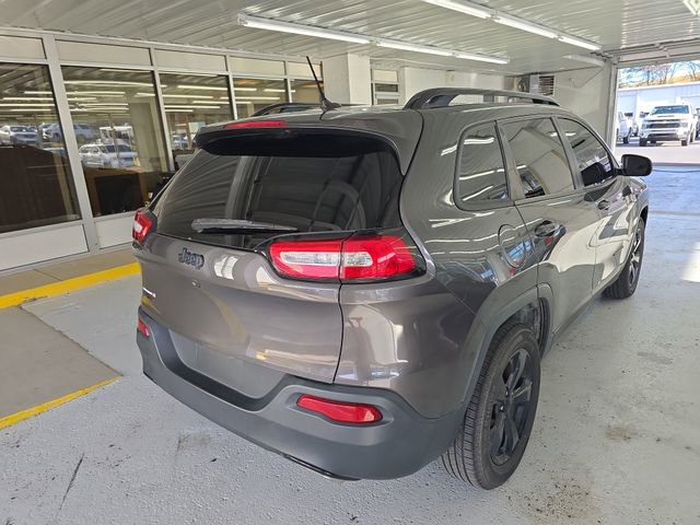 Used 2018 Jeep Cherokee Latitude w/ Altitude Package image 5