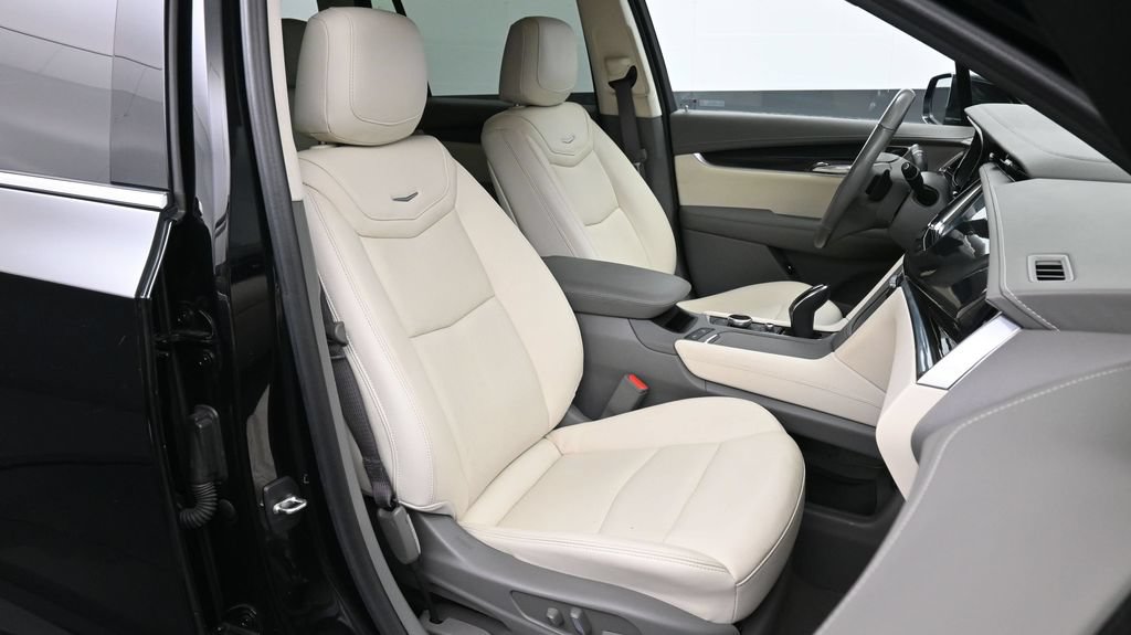 Certified 2023 Cadillac XT6 Premium Luxury FWD image 18