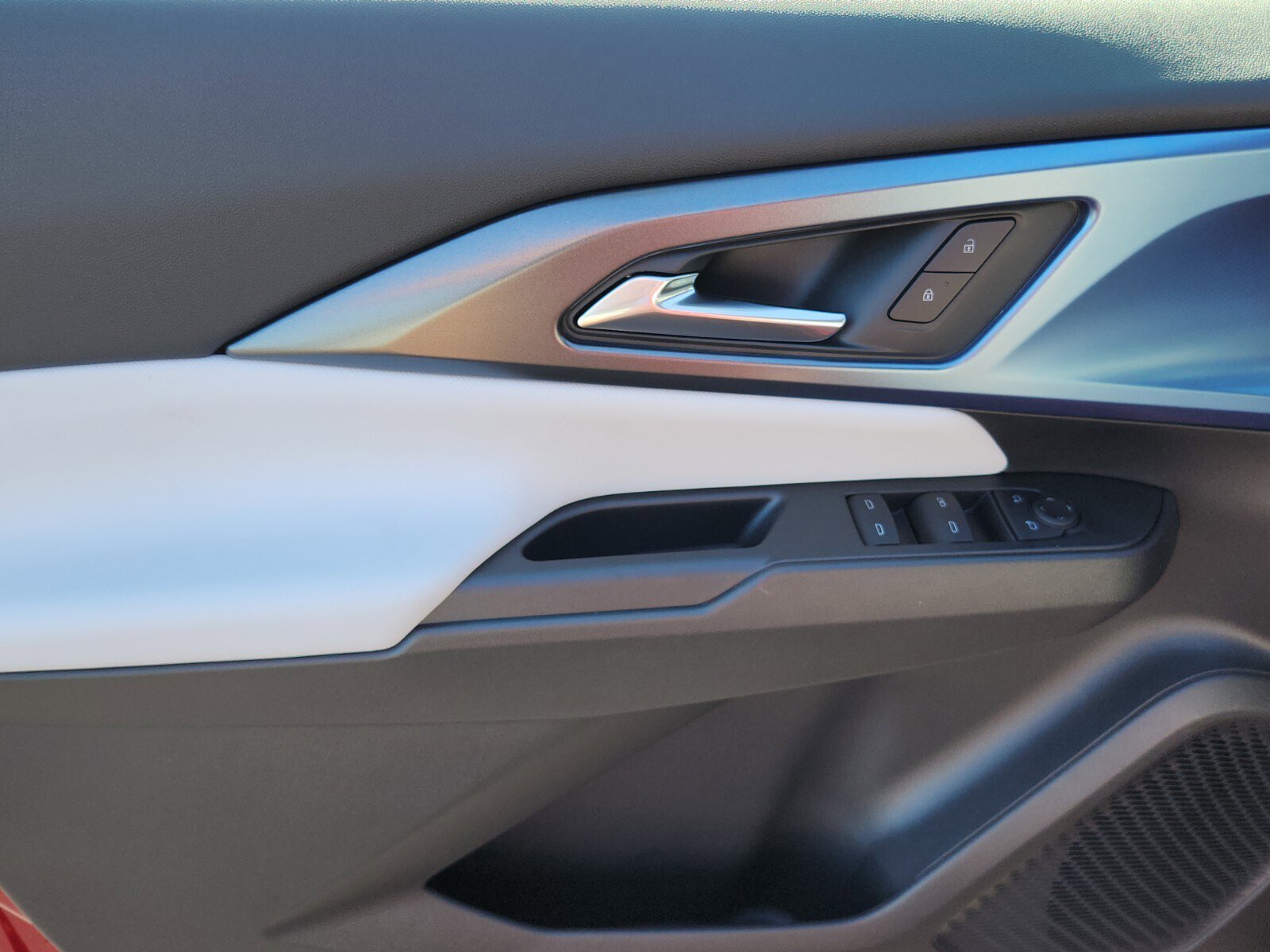 New 2026 Chevrolet Equinox EV LT image 11