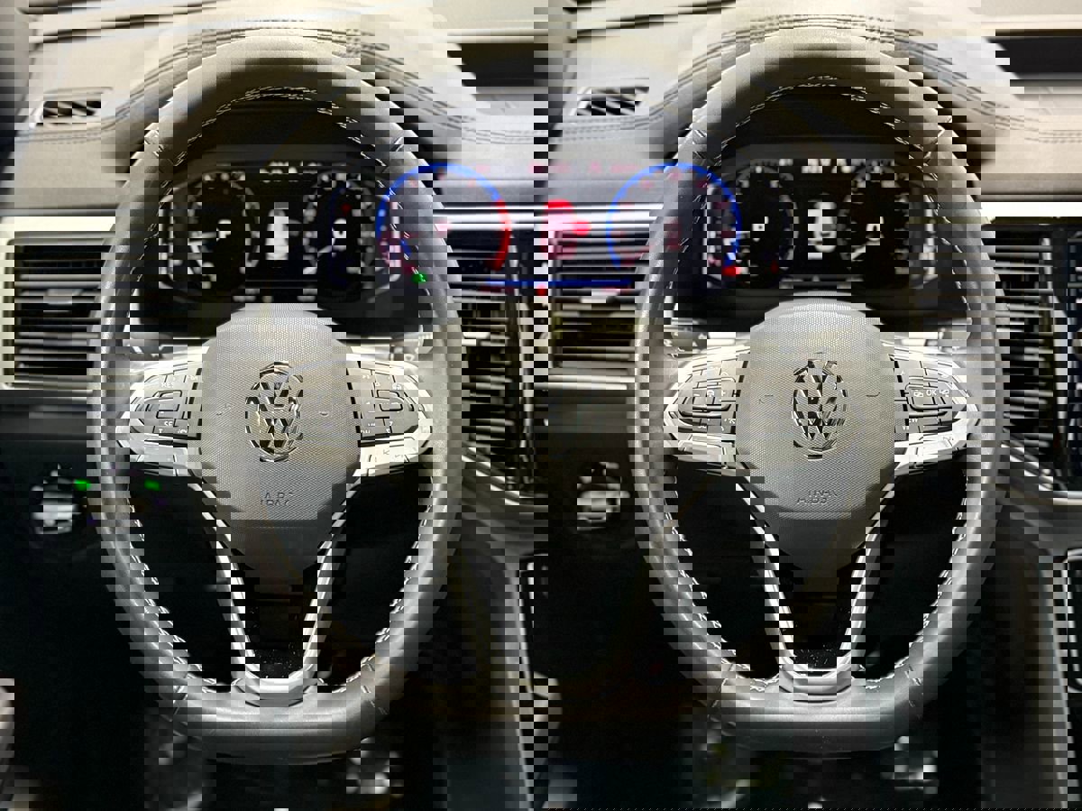 Used 2021 Volkswagen Atlas Cross Sport SEL Premium image 17