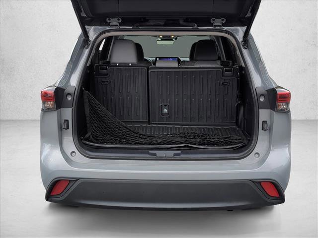 Used 2023 Toyota Highlander Bronze Edition image 7