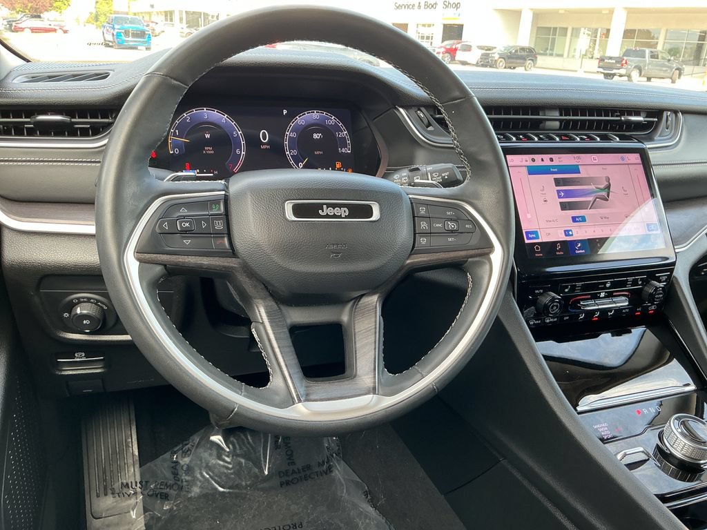 Certified 2023 Jeep Grand Cherokee L Limited AWD/4WD image 16