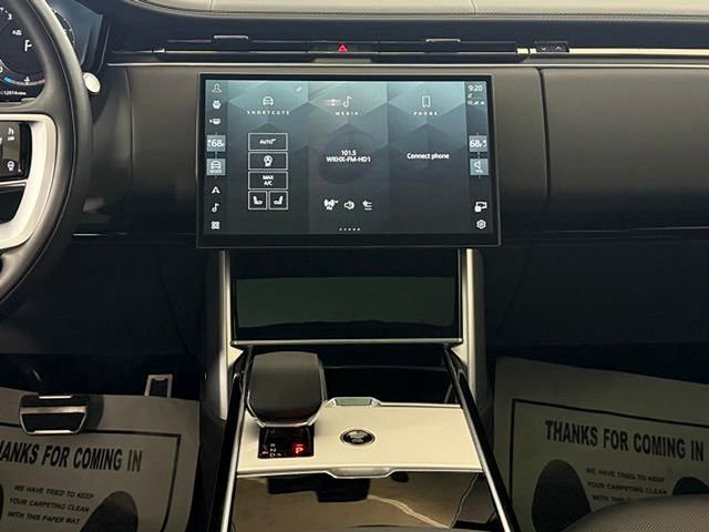 Certified 2025 Land Rover Range Rover SE image 23