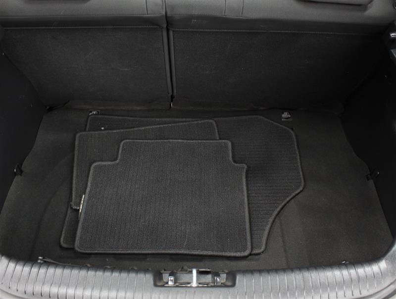 Used 2016 Hyundai Veloster image 18