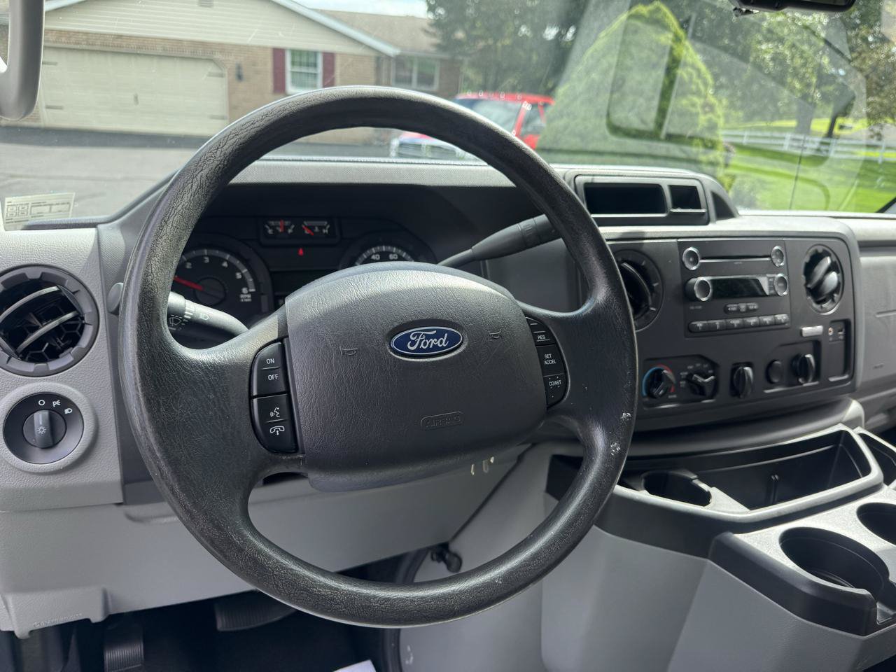 Used 2019 Ford E-450 and Econoline 450 Super Duty w/ Power Windows & Locks Group RWD image 10
