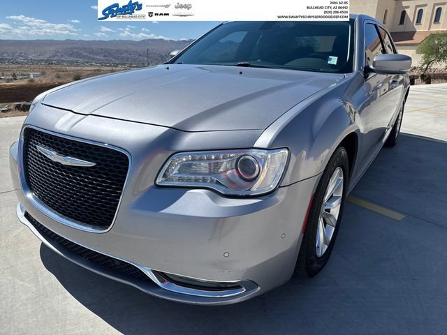Used 2015 Chrysler 300 Limited w/ Driver Convenience Group RWD image 1