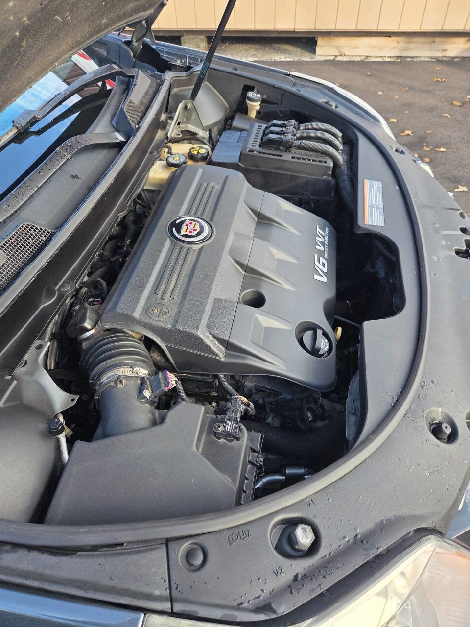 Used 2011 Cadillac SRX Luxury image 25