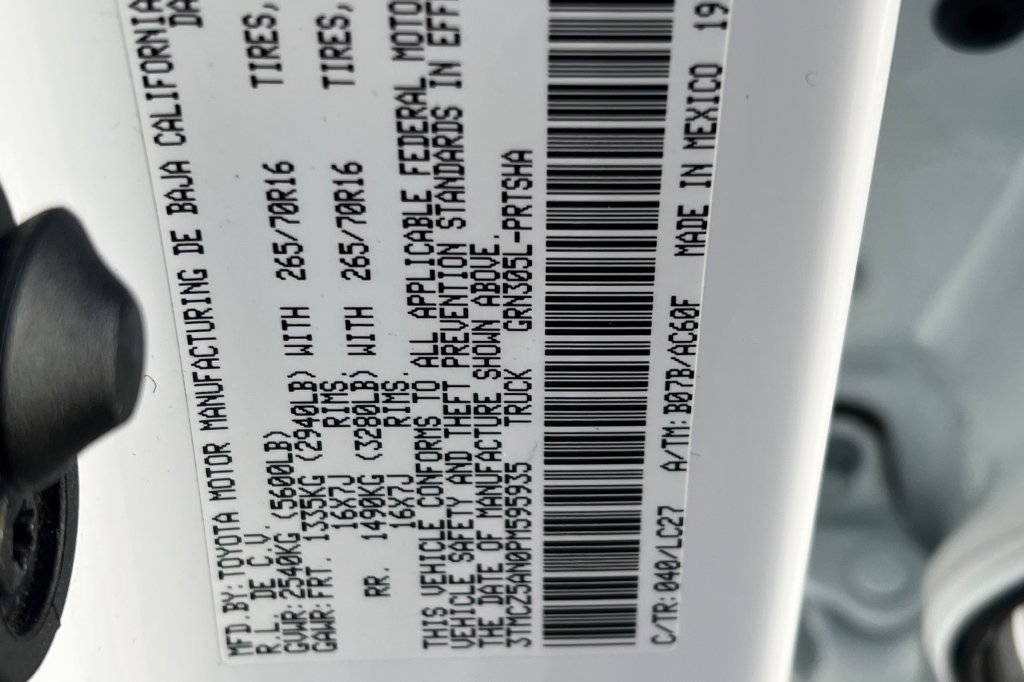 Used 2023 Toyota Tacoma TRD Off-Road image 25