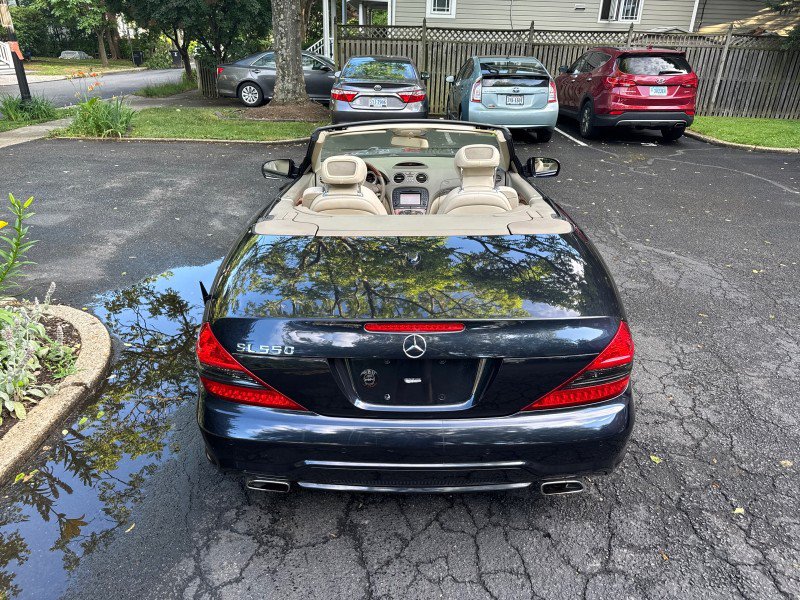 Used 2011 Mercedes-Benz SL 550 image 11