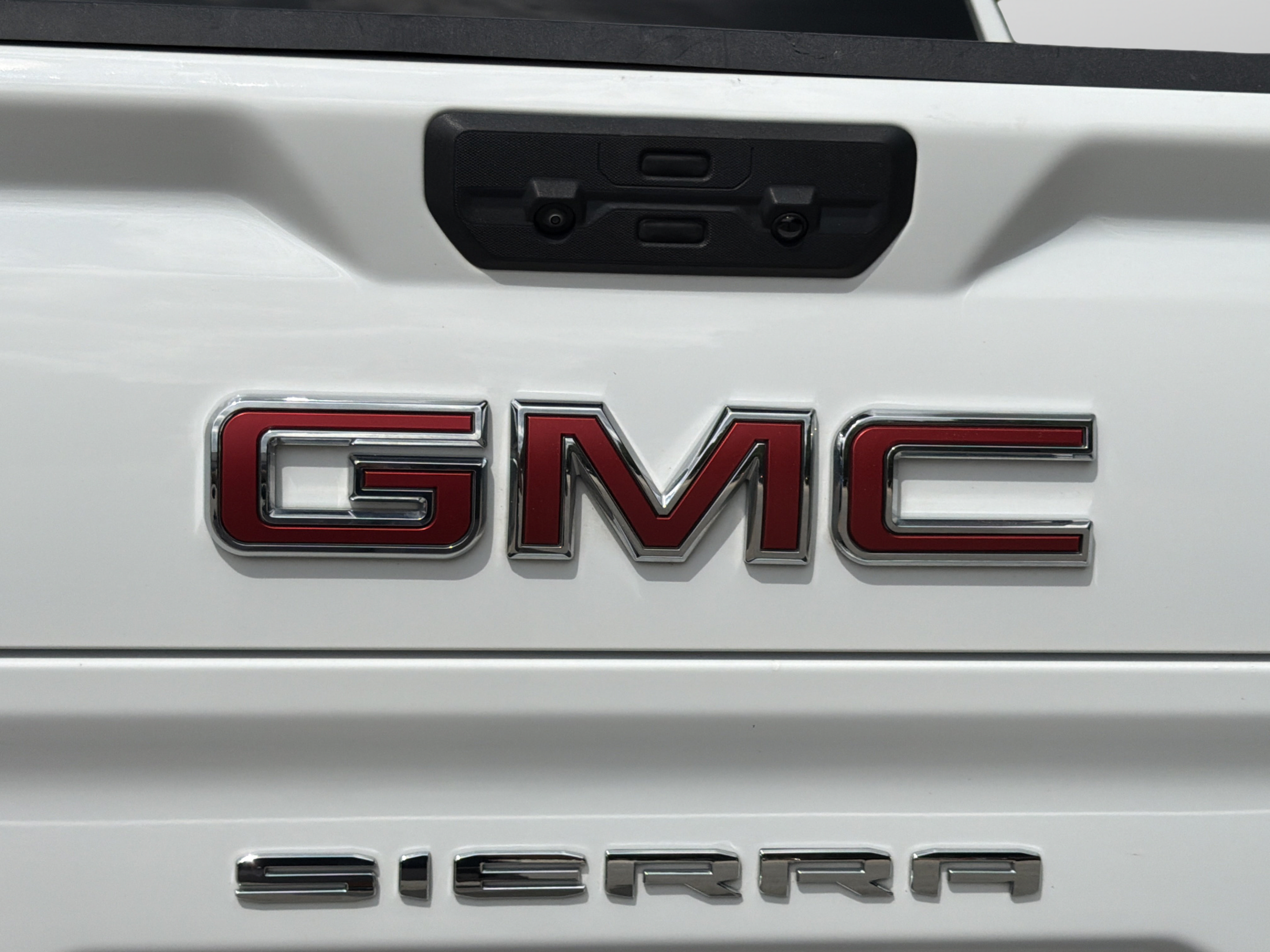 Used 2025 GMC Sierra 1500 SLT RWD image 21