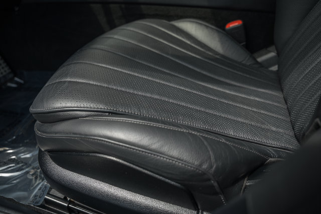 Certified 2022 Mercedes-Benz S 500 4MATIC w/ AMG Line Package image 33