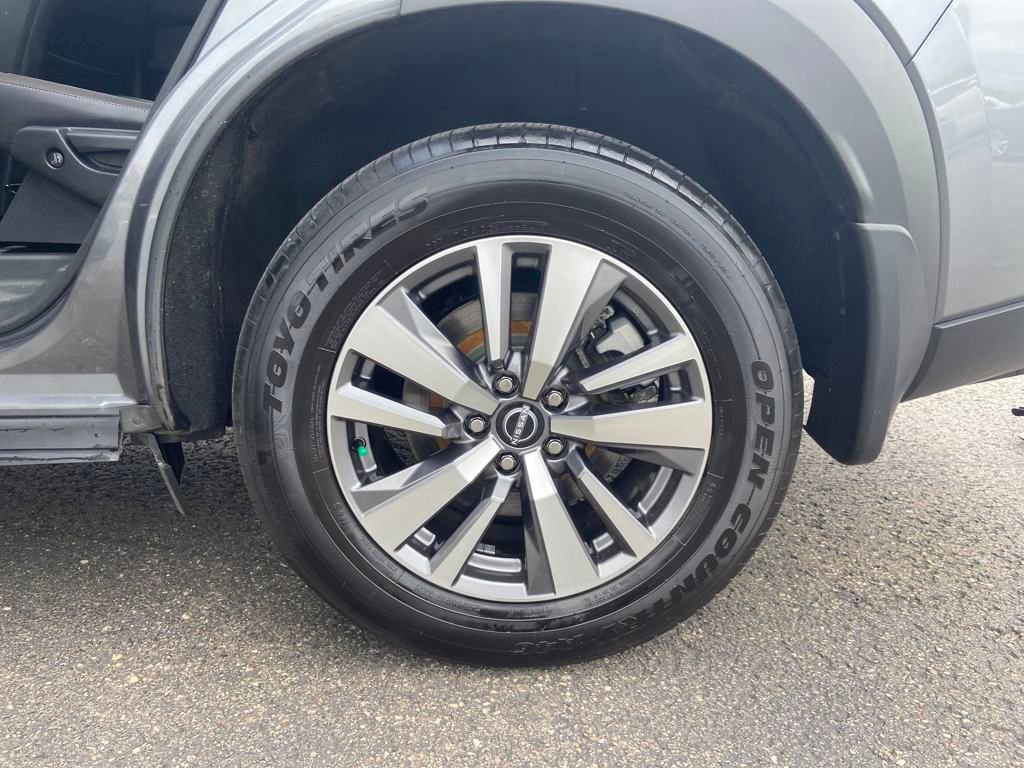 Used 2023 Nissan Pathfinder SL w/ Lighting Package (N92) image 24