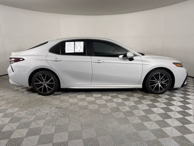 Used 2024 Toyota Camry SE w/ Convenience Package FWD image 8