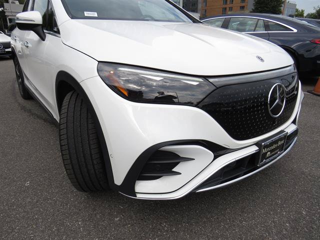 Certified 2023 Mercedes-Benz EQE 350+ 4MATIC SUV w/ AMG Line Exterior Package image 24