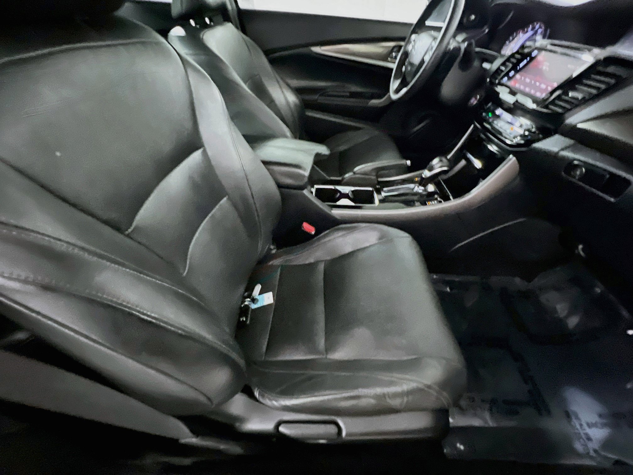 Used 2017 Honda Accord EX-L image 31