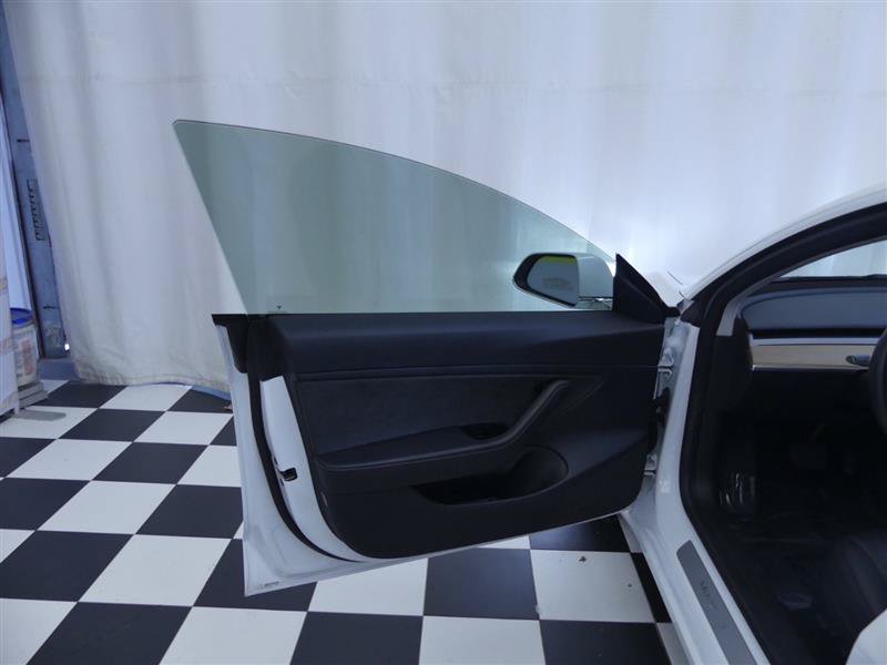 Used 2018 Tesla Model 3 Long Range RWD image 24