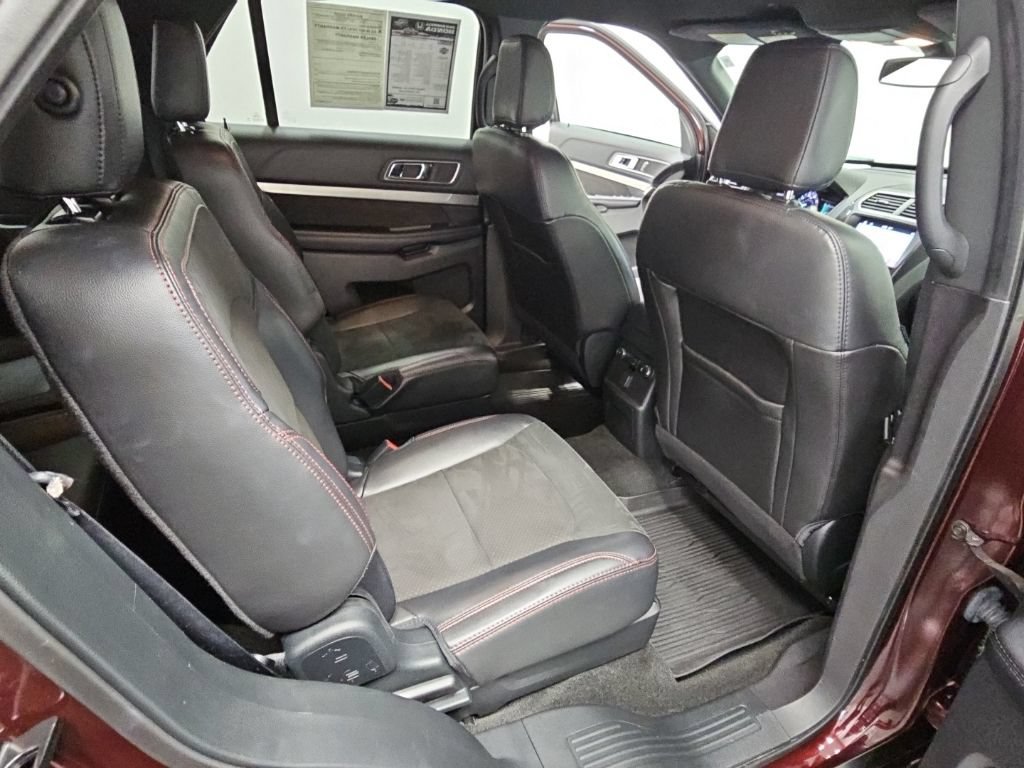 Used 2018 Ford Explorer XLT w/ Equipment Group 202A FWD image 39